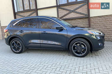 Внедорожник / Кроссовер Ford Escape 2022 в 