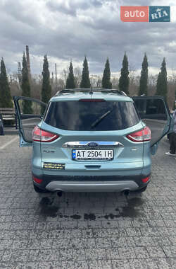 Позашляховик / Кросовер Ford Escape 2012 в 