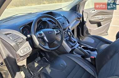 Внедорожник / Кроссовер Ford Escape 2015 в 