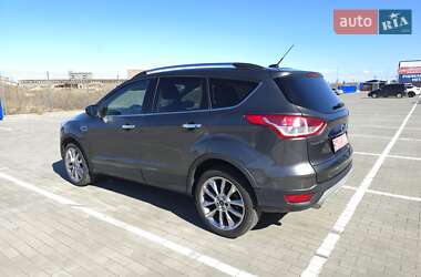 Внедорожник / Кроссовер Ford Escape 2015 в 
