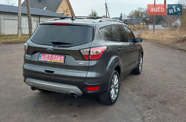Внедорожник / Кроссовер Ford Escape 2018 в 