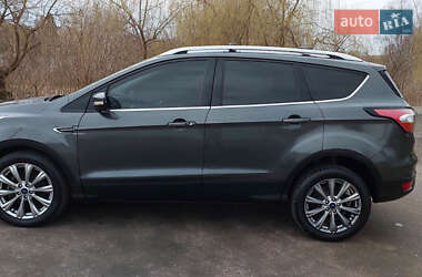 Внедорожник / Кроссовер Ford Escape 2018 в 