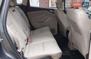 Внедорожник / Кроссовер Ford Escape 2018 в 