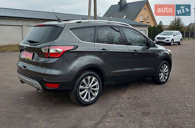 Внедорожник / Кроссовер Ford Escape 2018 в 