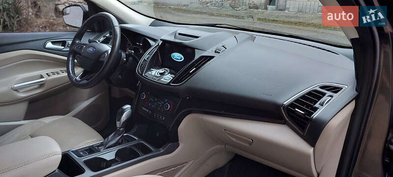 Внедорожник / Кроссовер Ford Escape 2018 в Дубно
