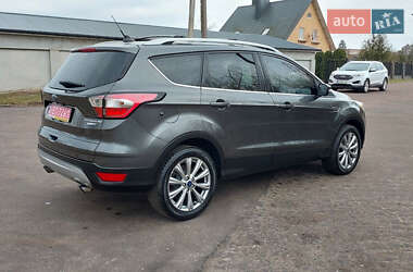 Внедорожник / Кроссовер Ford Escape 2018 в 