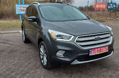 Внедорожник / Кроссовер Ford Escape 2018 в 