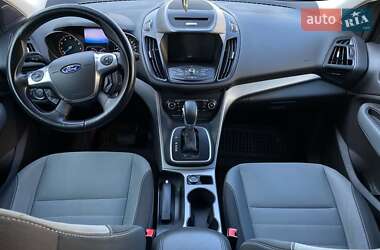 Внедорожник / Кроссовер Ford Escape 2012 в 