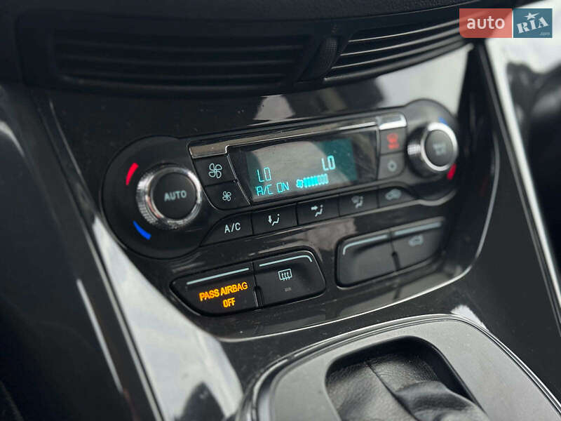 Внедорожник / Кроссовер Ford Escape 2015 в Виннице