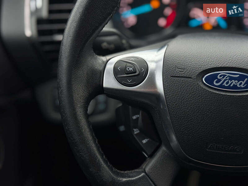 Внедорожник / Кроссовер Ford Escape 2015 в Виннице