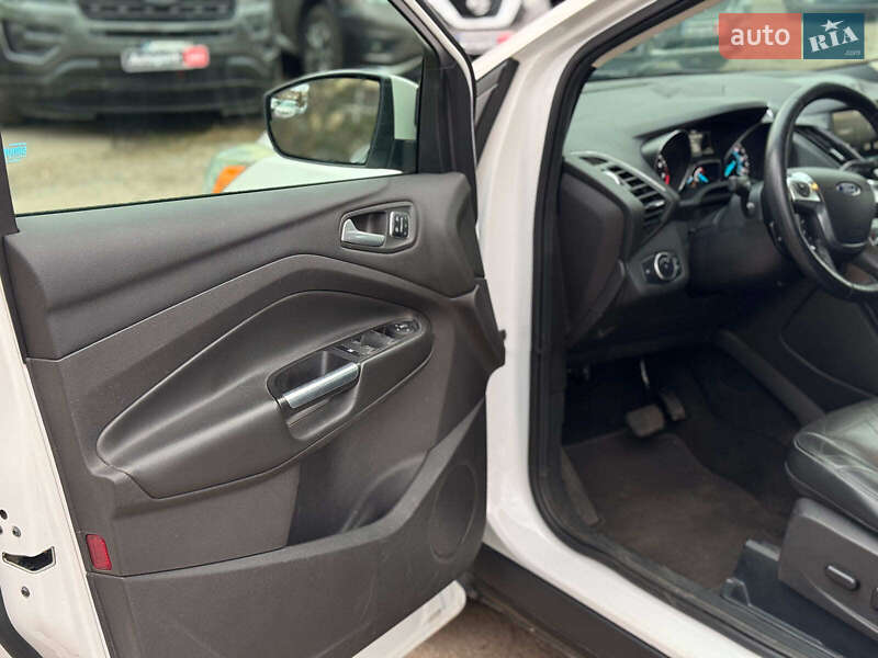 Внедорожник / Кроссовер Ford Escape 2015 в Виннице