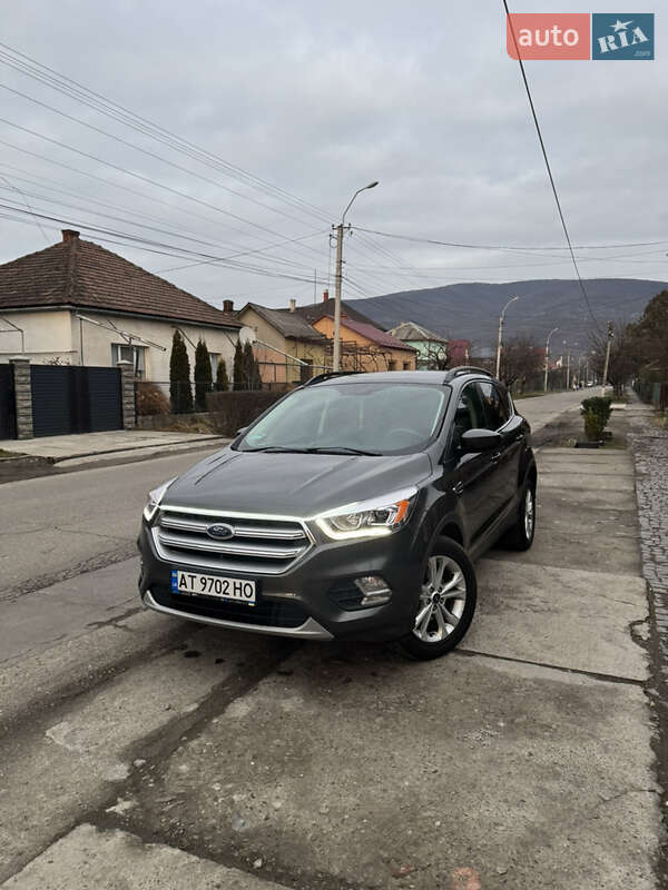 Позашляховик / Кросовер Ford Escape 2017 в Виноградові