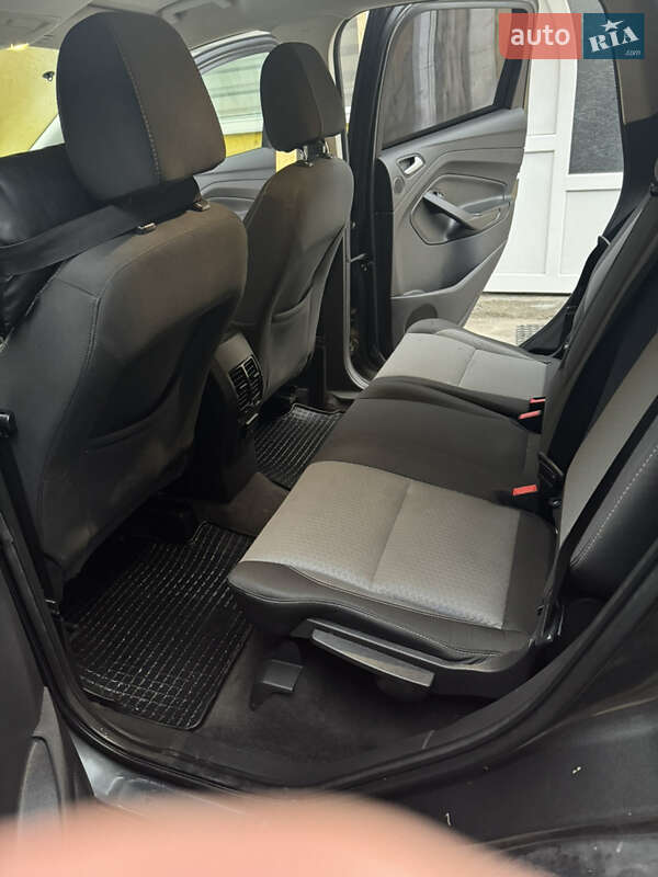 Позашляховик / Кросовер Ford Escape 2017 в Виноградові