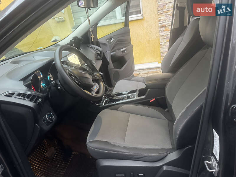 Позашляховик / Кросовер Ford Escape 2017 в Виноградові