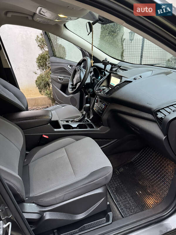 Позашляховик / Кросовер Ford Escape 2017 в Виноградові