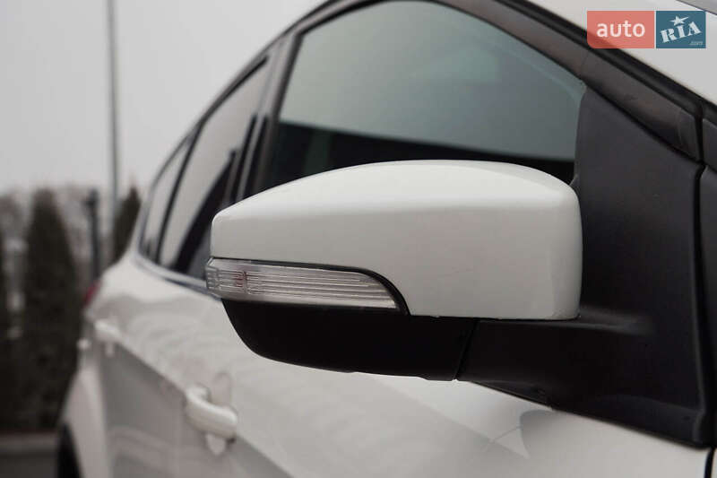Внедорожник / Кроссовер Ford Escape 2015 в Каменец-Подольском