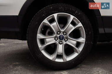 Внедорожник / Кроссовер Ford Escape 2015 в 