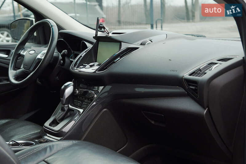 Внедорожник / Кроссовер Ford Escape 2015 в Каменец-Подольском