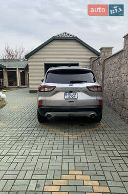 Внедорожник / Кроссовер Ford Escape 2019 в 