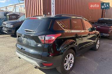Позашляховик / Кросовер Ford Escape 2018 в 