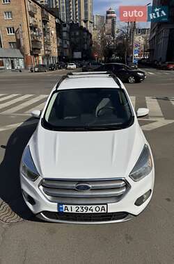 Внедорожник / Кроссовер Ford Escape 2018 в Киеве