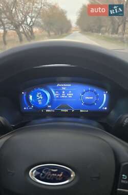 Внедорожник / Кроссовер Ford Escape 2020 в 
