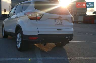 Внедорожник / Кроссовер Ford Escape 2016 в 