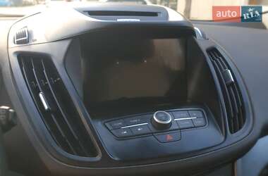Внедорожник / Кроссовер Ford Escape 2016 в 
