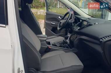 Внедорожник / Кроссовер Ford Escape 2016 в 