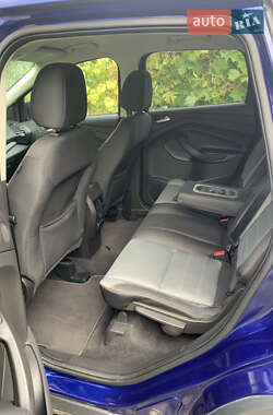 Внедорожник / Кроссовер Ford Escape 2015 в 
