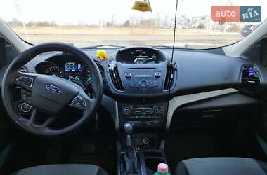 Позашляховик / Кросовер Ford Escape 2017 в 