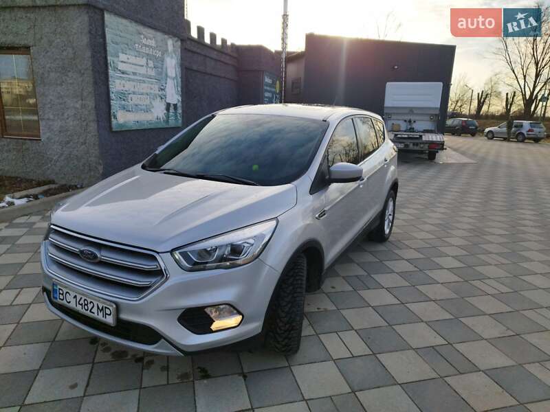 Внедорожник / Кроссовер Ford Escape 2017 в Самборе