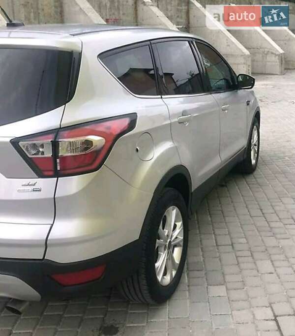 Внедорожник / Кроссовер Ford Escape 2017 в Самборе