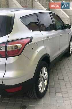 Позашляховик / Кросовер Ford Escape 2017 в 