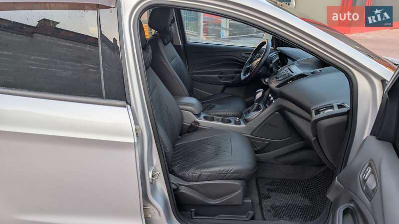 Позашляховик / Кросовер Ford Escape 2015 в Рівному