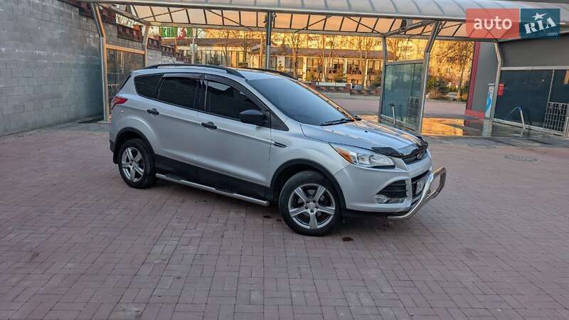 Позашляховик / Кросовер Ford Escape 2015 в Рівному