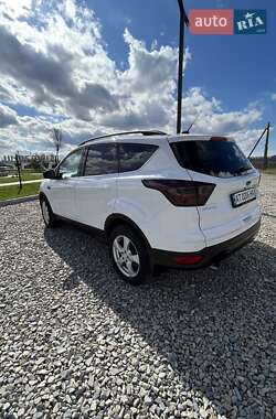 Внедорожник / Кроссовер Ford Escape 2016 в 