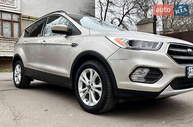 Внедорожник / Кроссовер Ford Escape 2018 в 