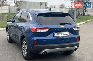 Позашляховик / Кросовер Ford Escape 2022 в 