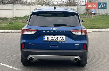 Позашляховик / Кросовер Ford Escape 2022 в 