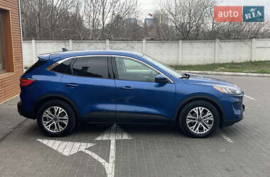 Позашляховик / Кросовер Ford Escape 2022 в 
