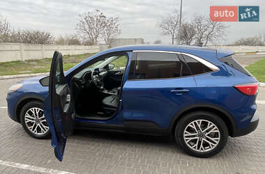 Позашляховик / Кросовер Ford Escape 2022 в 