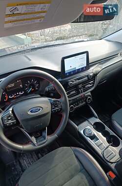 Внедорожник / Кроссовер Ford Escape 2021 в 