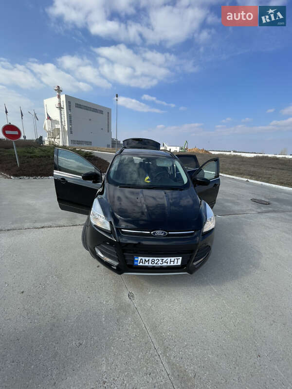 Внедорожник / Кроссовер Ford Escape 2015 в Коростене