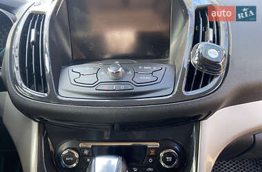 Внедорожник / Кроссовер Ford Escape 2012 в 