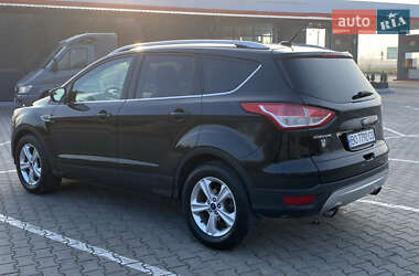 Позашляховик / Кросовер Ford Escape 2015 в 