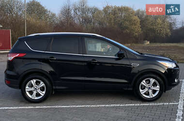 Позашляховик / Кросовер Ford Escape 2015 в 