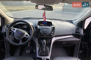 Позашляховик / Кросовер Ford Escape 2015 в 