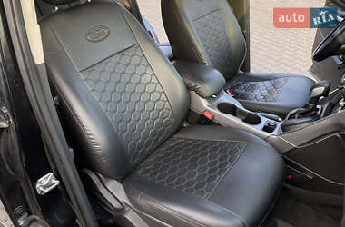 Позашляховик / Кросовер Ford Escape 2015 в 