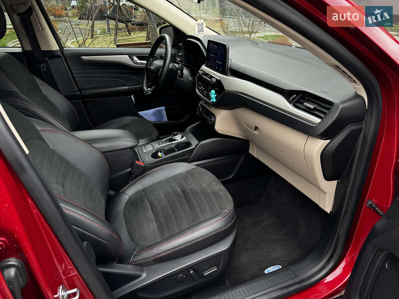 Позашляховик / Кросовер Ford Escape 2019 в Львові